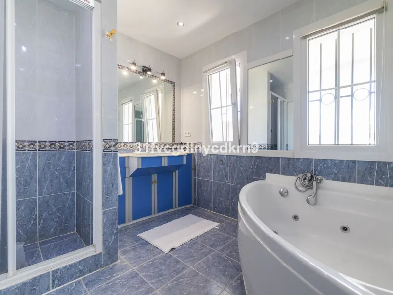 **Discover this Charming Villa in Valle Romano, Estepona** with tourist license