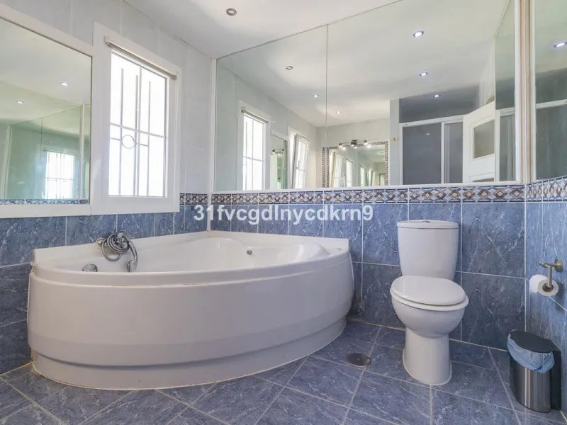 **Discover this Charming Villa in Valle Romano, Estepona** with tourist license