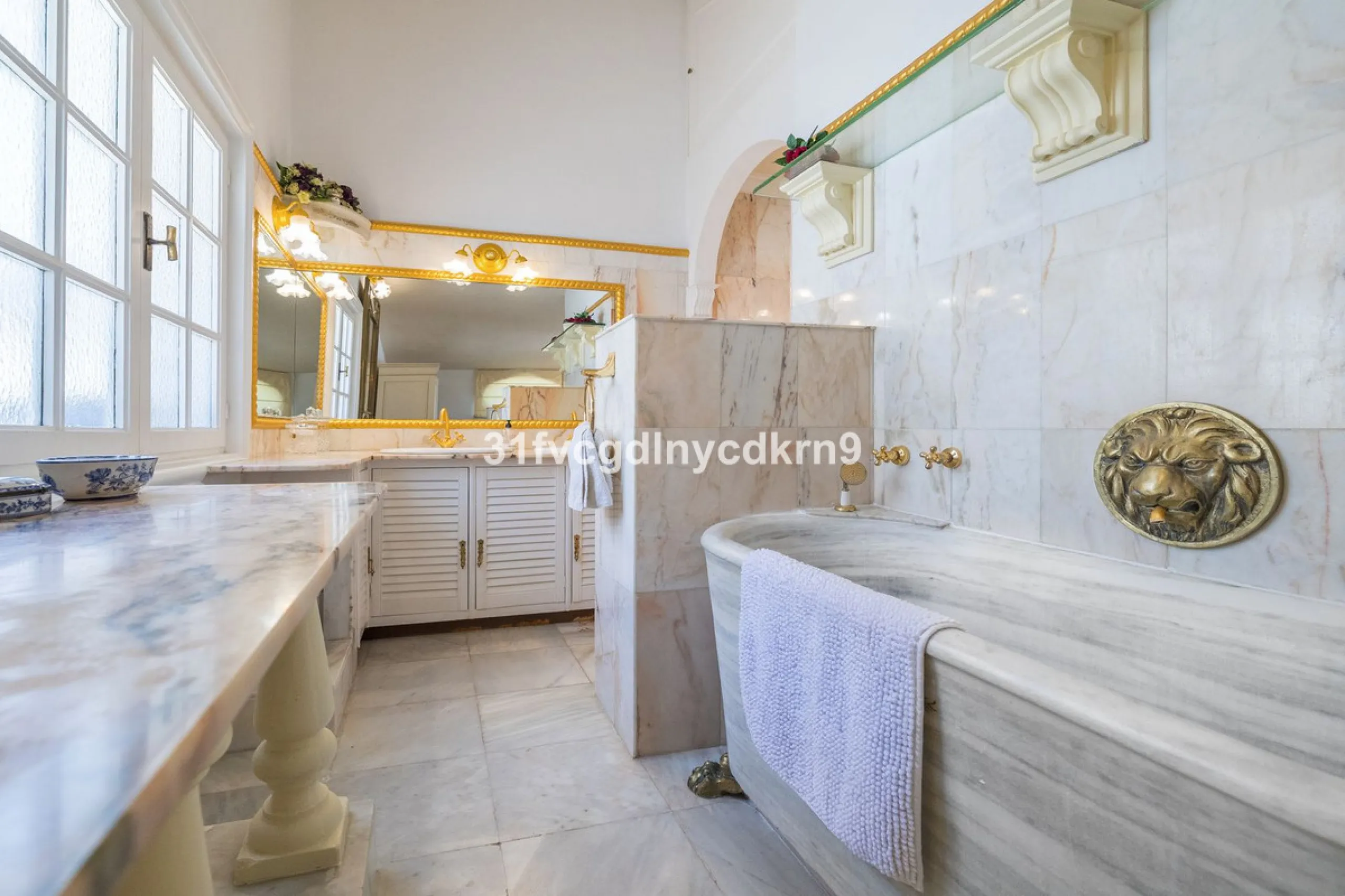 **Discover this Charming Villa in Valle Romano, Estepona** with tourist license