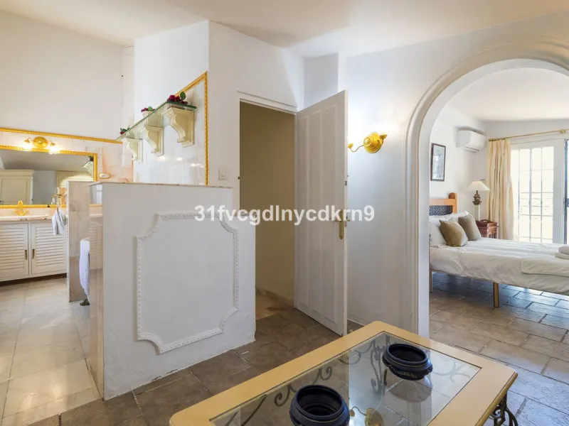 **Discover this Charming Villa in Valle Romano, Estepona** with tourist license