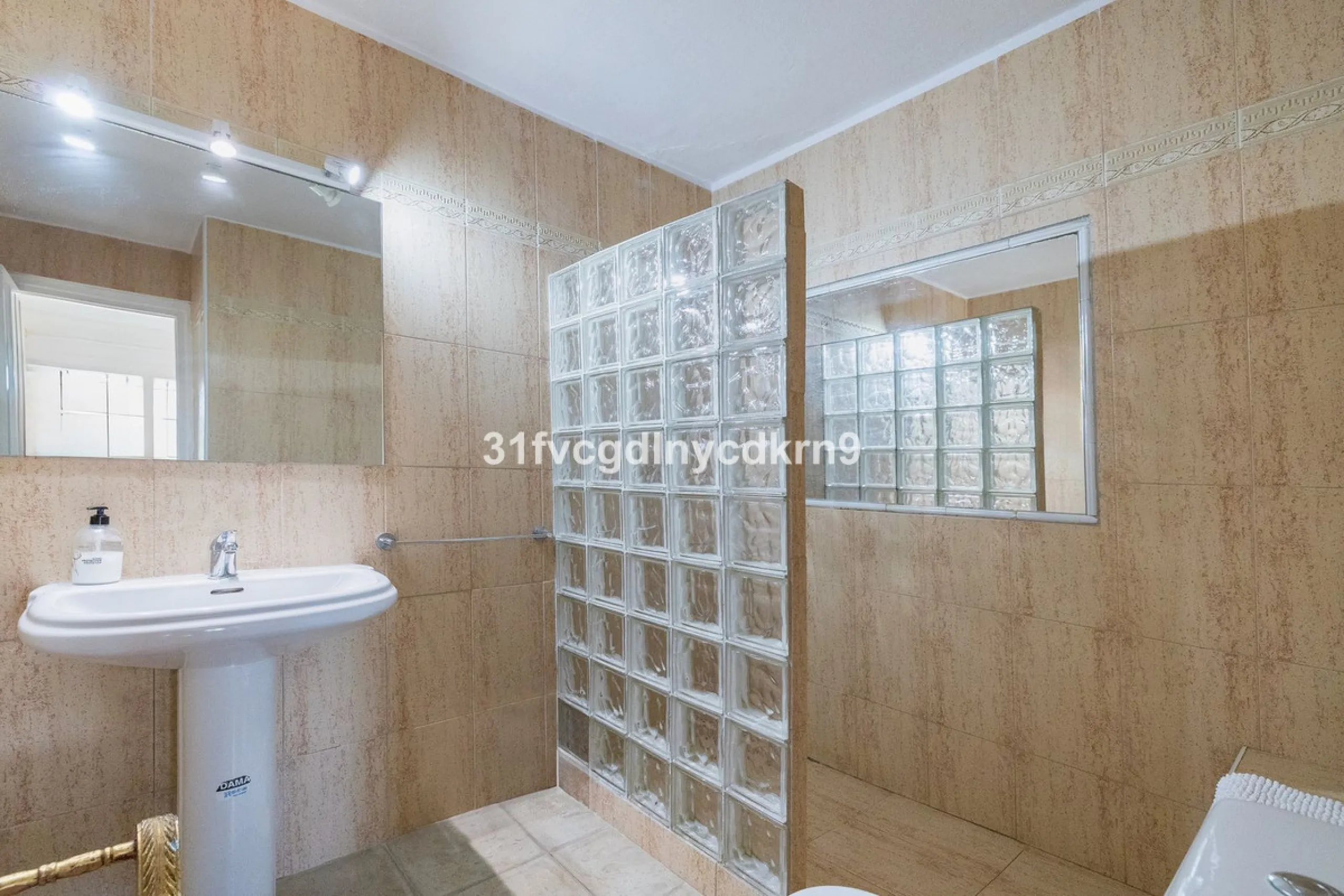 **Discover this Charming Villa in Valle Romano, Estepona** with tourist license