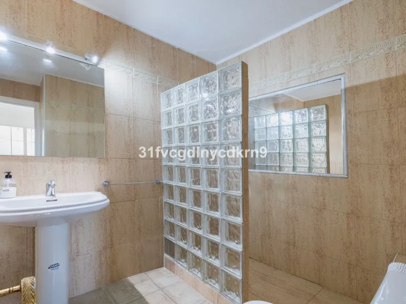 **Discover this Charming Villa in Valle Romano, Estepona** with tourist license