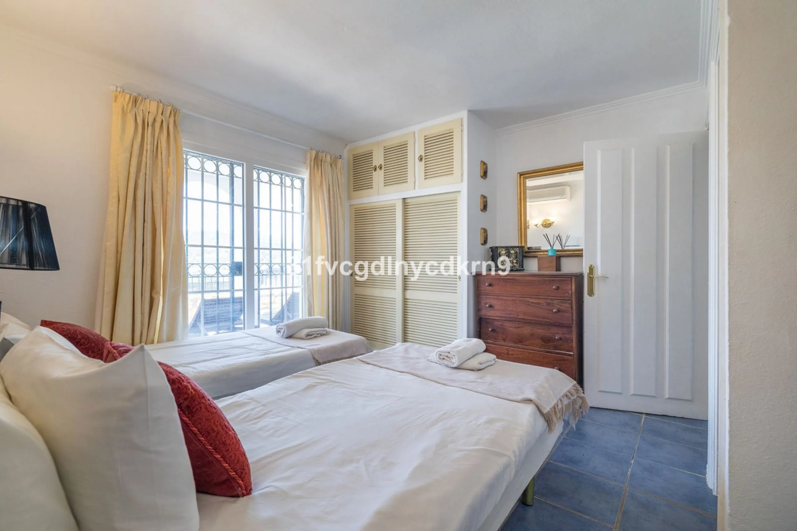 **Discover this Charming Villa in Valle Romano, Estepona** with tourist license