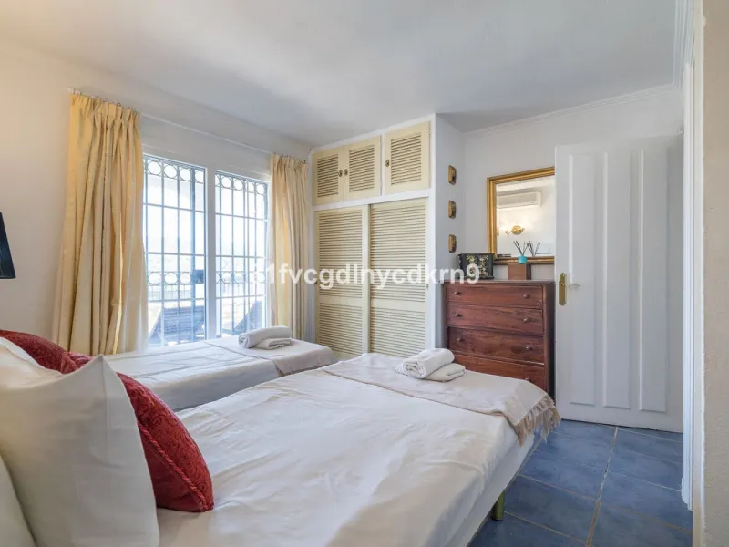 **Discover this Charming Villa in Valle Romano, Estepona** with tourist license