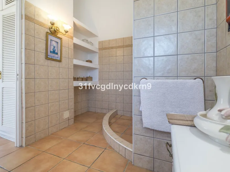 **Discover this Charming Villa in Valle Romano, Estepona** with tourist license
