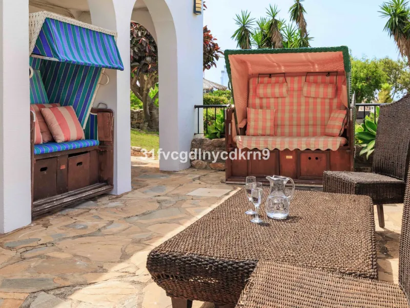 **Discover this Charming Villa in Valle Romano, Estepona** with tourist license