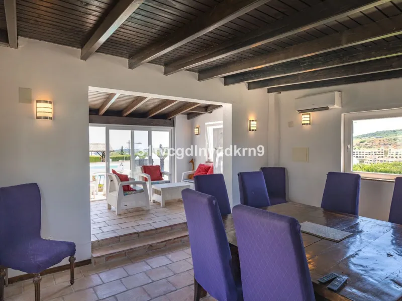 **Discover this Charming Villa in Valle Romano, Estepona** with tourist license