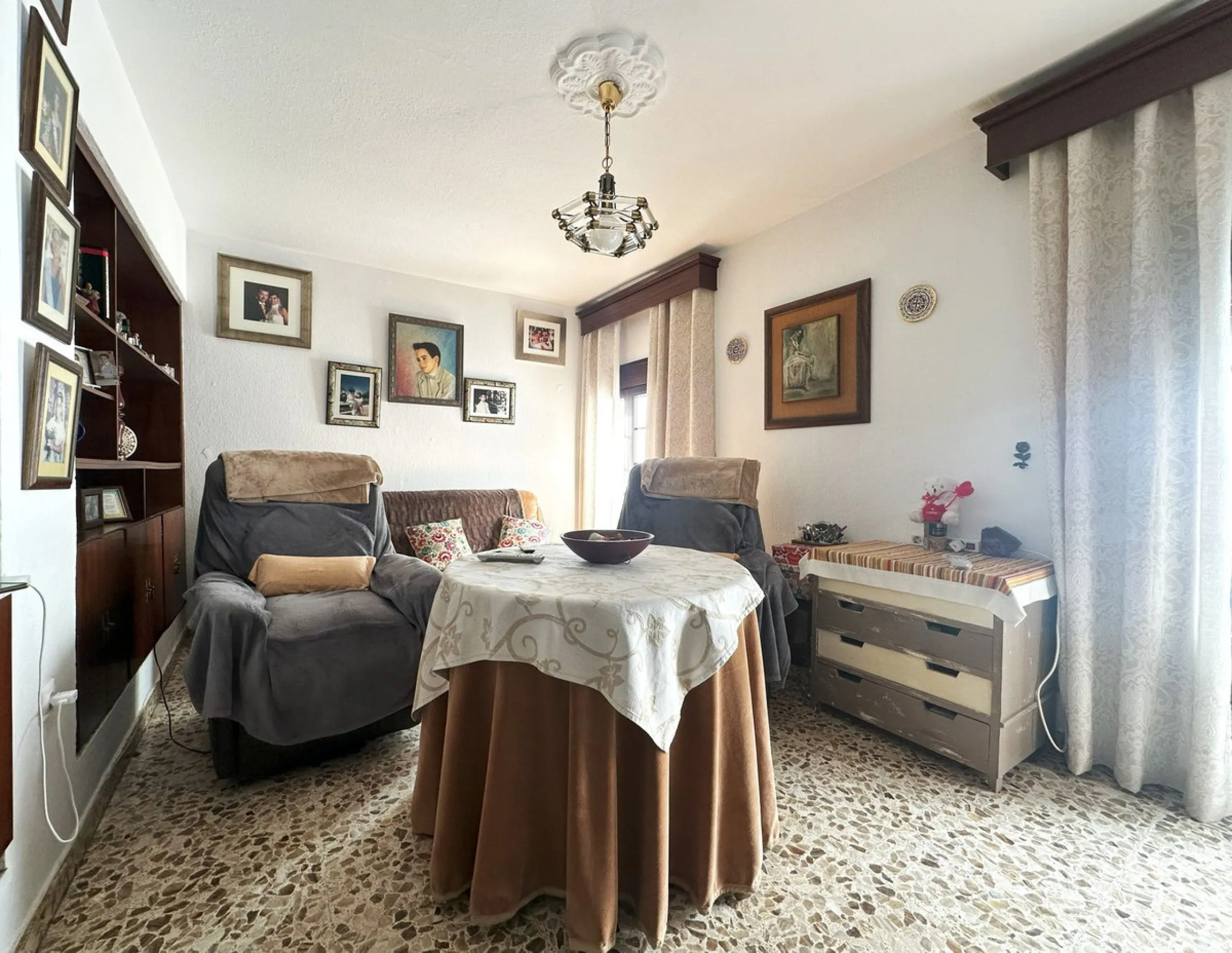 OPPORTUNITY! 4-bedroom house in Mijas Pueblo