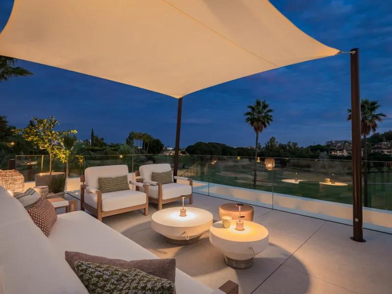 House - Detached Villa в продаже в Marbella, Málaga. В доме 4 спален и 6 ванных комнат. Площадь дома 408 м². Площадь участка 960 м²