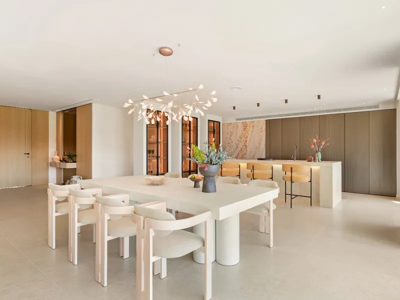 House - Detached Villa в продаже в Marbella, Málaga. В доме 4 спален и 6 ванных комнат. Площадь дома 408 м². Площадь участка 960 м²