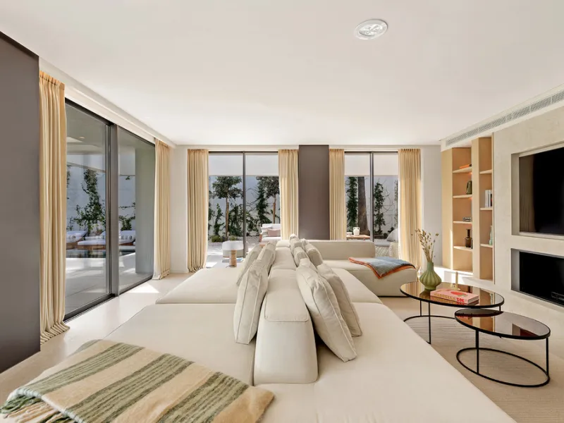 House - Detached Villa в продаже в Marbella, Málaga. В доме 4 спален и 6 ванных комнат. Площадь дома 408 м². Площадь участка 960 м²