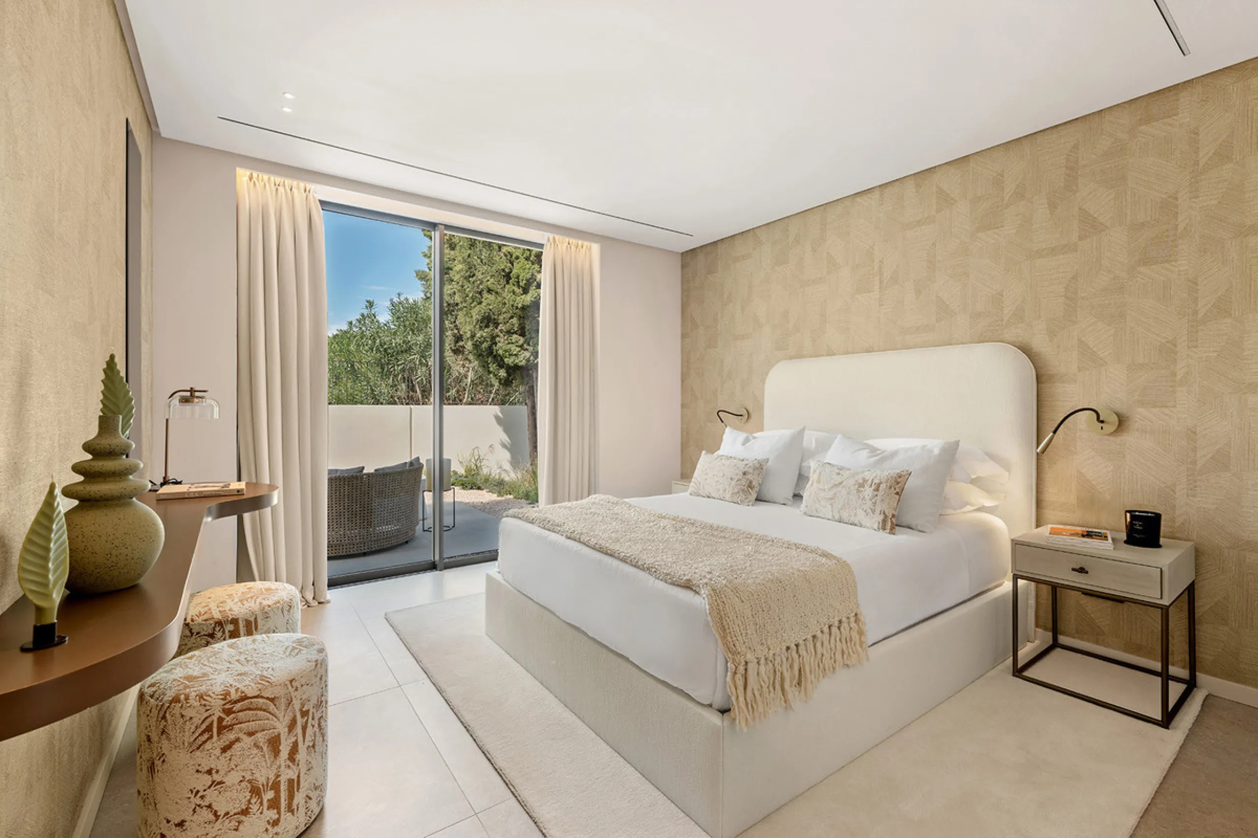 House - Detached Villa в продаже в Marbella, Málaga. В доме 4 спален и 6 ванных комнат. Площадь дома 408 м². Площадь участка 960 м²