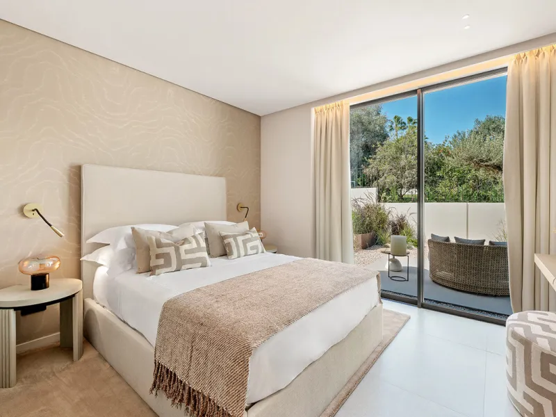 House - Detached Villa в продаже в Marbella, Málaga. В доме 4 спален и 6 ванных комнат. Площадь дома 408 м². Площадь участка 960 м²