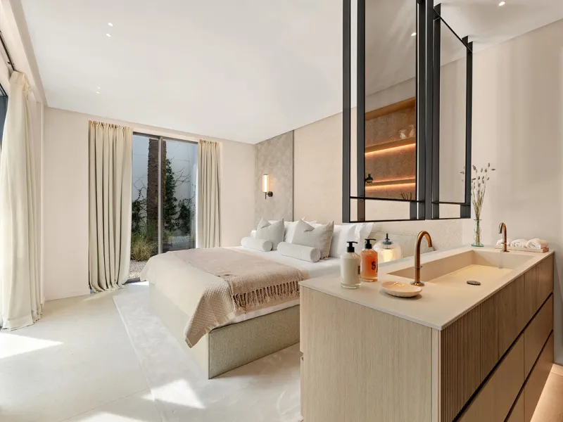 House - Detached Villa в продаже в Marbella, Málaga. В доме 4 спален и 6 ванных комнат. Площадь дома 408 м². Площадь участка 960 м²