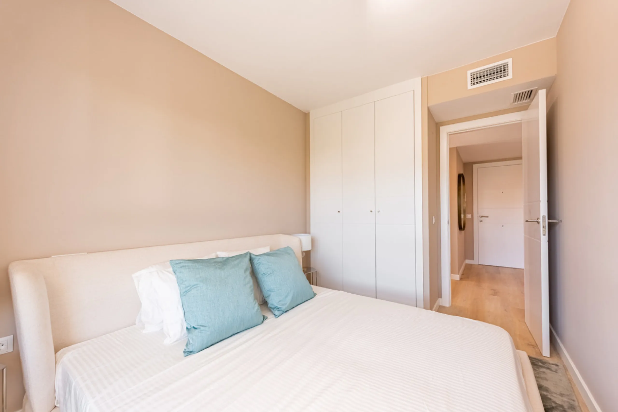 This brand new, never-before-occupied apartment is situated in the prestigious area of Nueva Andalucia, Marbella, Malaga, embodying both luxury and convenience on the renowned Costa Del Sol. Offering three bedrooms and two bathrooms, including an en-suite