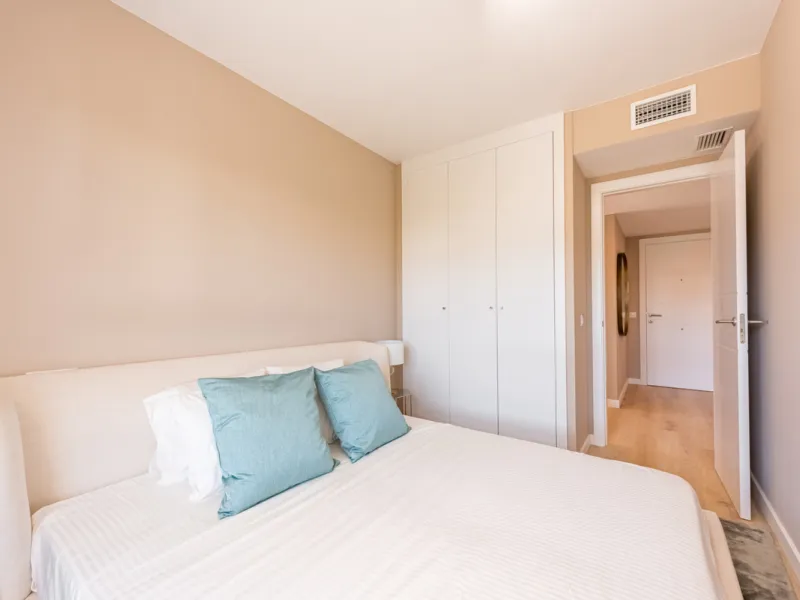 This brand new, never-before-occupied apartment is situated in the prestigious area of Nueva Andalucia, Marbella, Malaga, embodying both luxury and convenience on the renowned Costa Del Sol. Offering three bedrooms and two bathrooms, including an en-suite