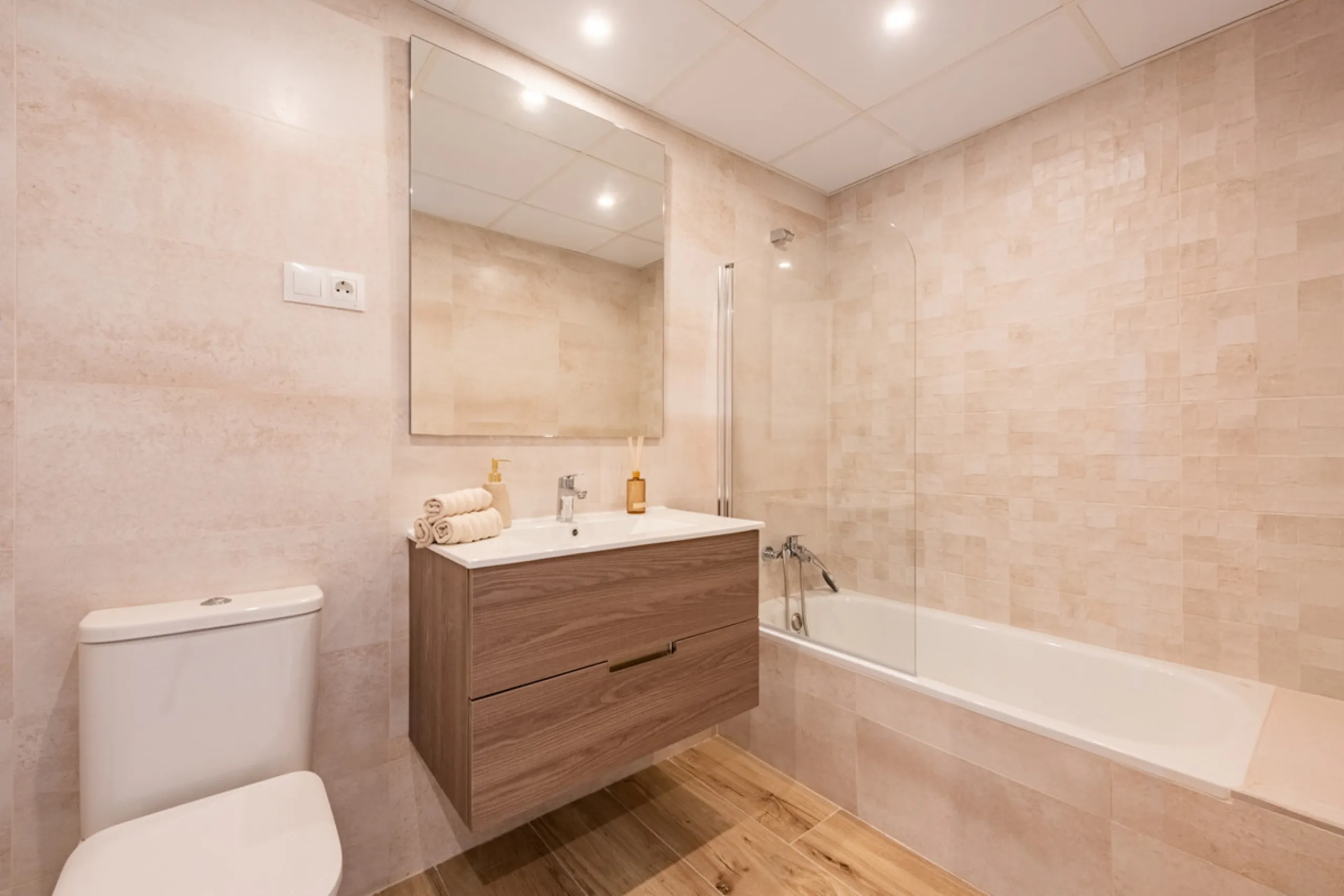 This brand new, never-before-occupied apartment is situated in the prestigious area of Nueva Andalucia, Marbella, Malaga, embodying both luxury and convenience on the renowned Costa Del Sol. Offering three bedrooms and two bathrooms, including an en-suite