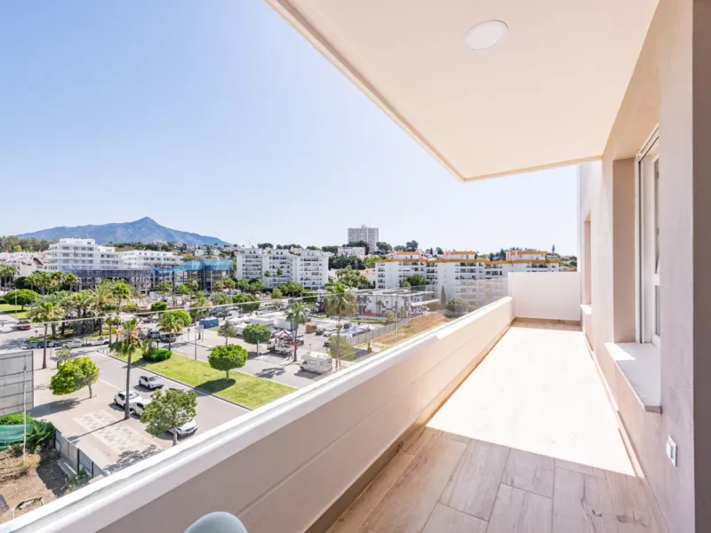 This brand new, never-before-occupied apartment is situated in the prestigious area of Nueva Andalucia, Marbella, Malaga, embodying both luxury and convenience on the renowned Costa Del Sol. Offering three bedrooms and two bathrooms, including an en-suite