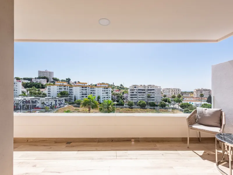 This brand new, never-before-occupied apartment is situated in the prestigious area of Nueva Andalucia, Marbella, Malaga, embodying both luxury and convenience on the renowned Costa Del Sol. Offering three bedrooms and two bathrooms, including an en-suite