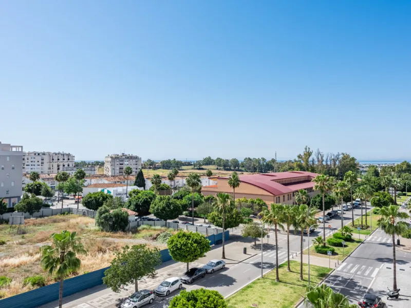 This brand new, never-before-occupied apartment is situated in the prestigious area of Nueva Andalucia, Marbella, Malaga, embodying both luxury and convenience on the renowned Costa Del Sol. Offering three bedrooms and two bathrooms, including an en-suite