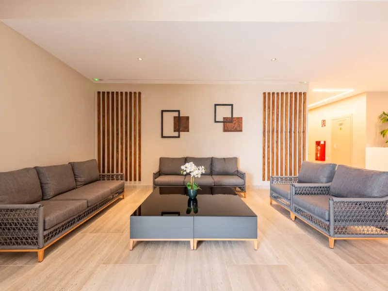 This brand new, never-before-occupied apartment is situated in the prestigious area of Nueva Andalucia, Marbella, Malaga, embodying both luxury and convenience on the renowned Costa Del Sol. Offering three bedrooms and two bathrooms, including an en-suite
