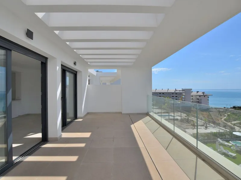 BRAND NEW PENTHOUSE with stunning SEA VIEWS in Higuerón!