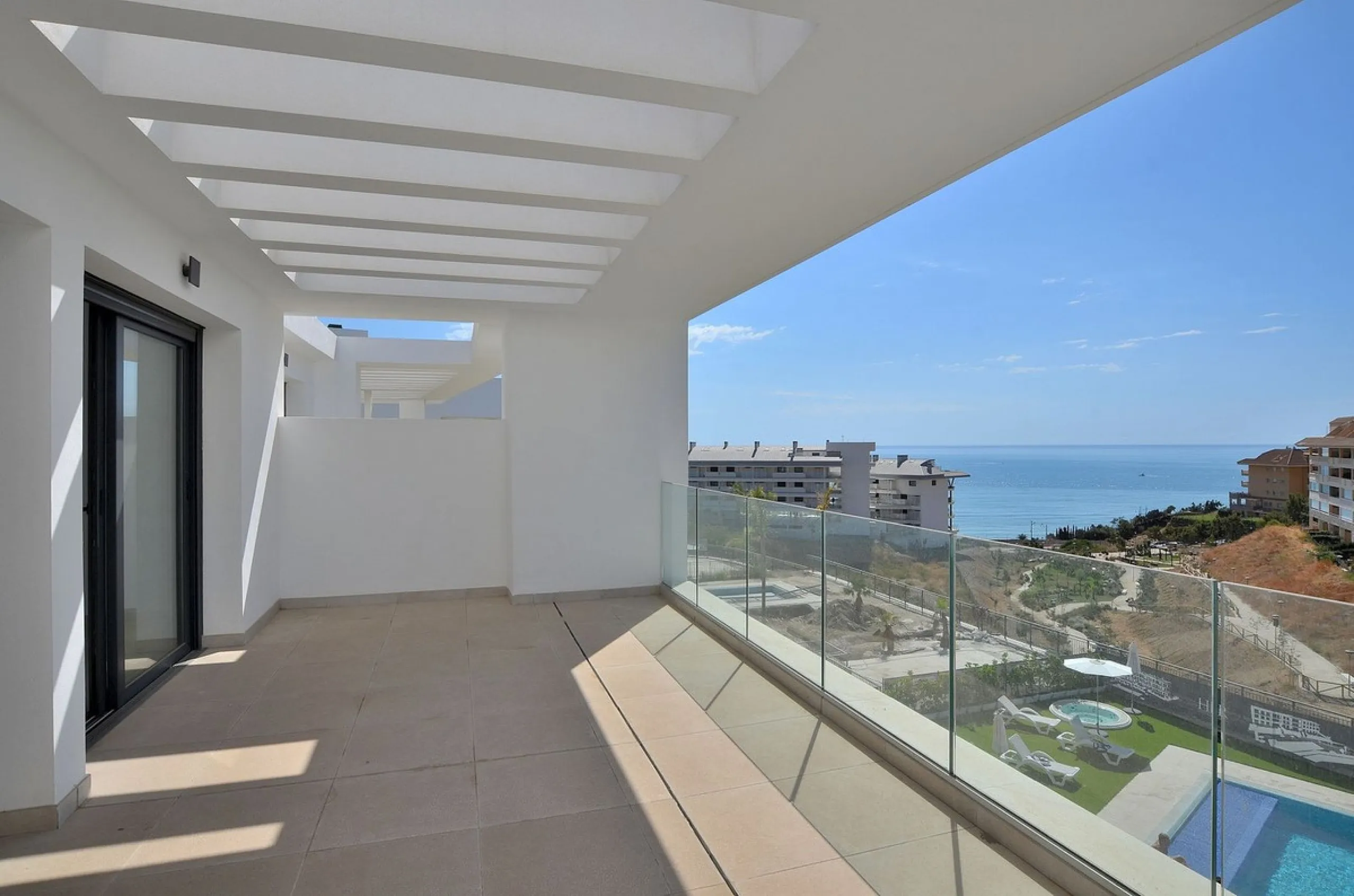 BRAND NEW PENTHOUSE with stunning SEA VIEWS in Higuerón!