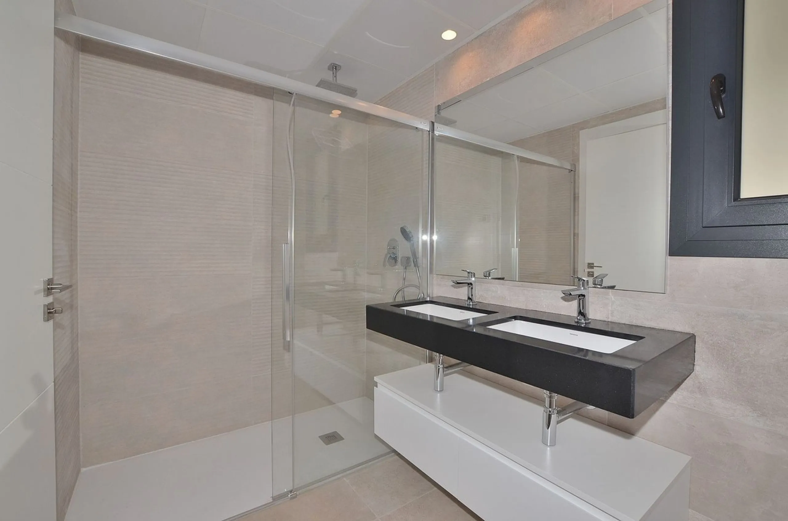BRAND NEW PENTHOUSE with stunning SEA VIEWS in Higuerón!