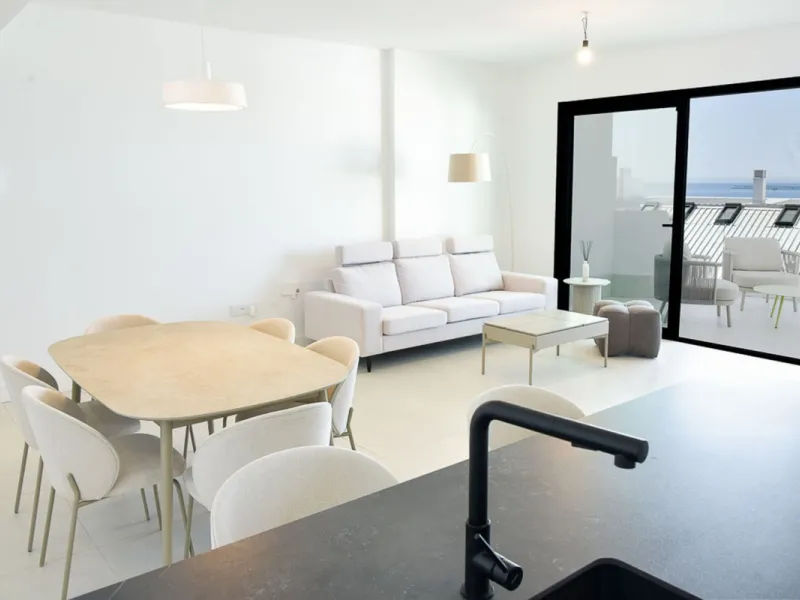 Apartment - Middle Floor Apartment в продаже в Fuengirola, Málaga. В доме 3 спален и 2 ванных комнат. Площадь дома 127 м²