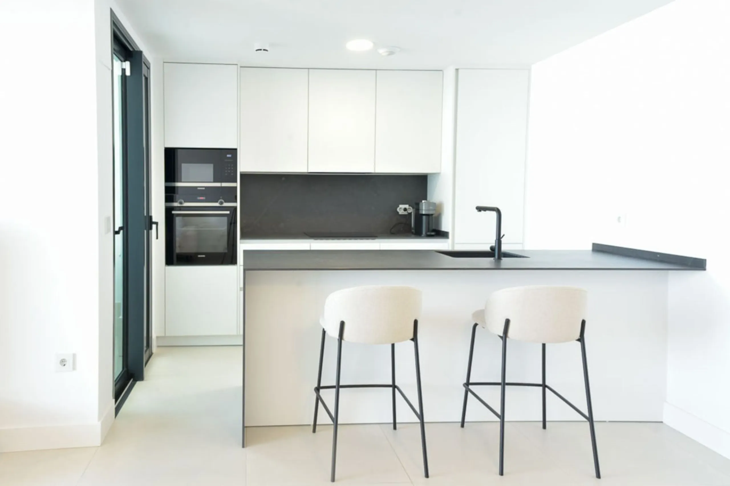 Apartment - Middle Floor Apartment в продаже в Fuengirola, Málaga. В доме 3 спален и 2 ванных комнат. Площадь дома 127 м²