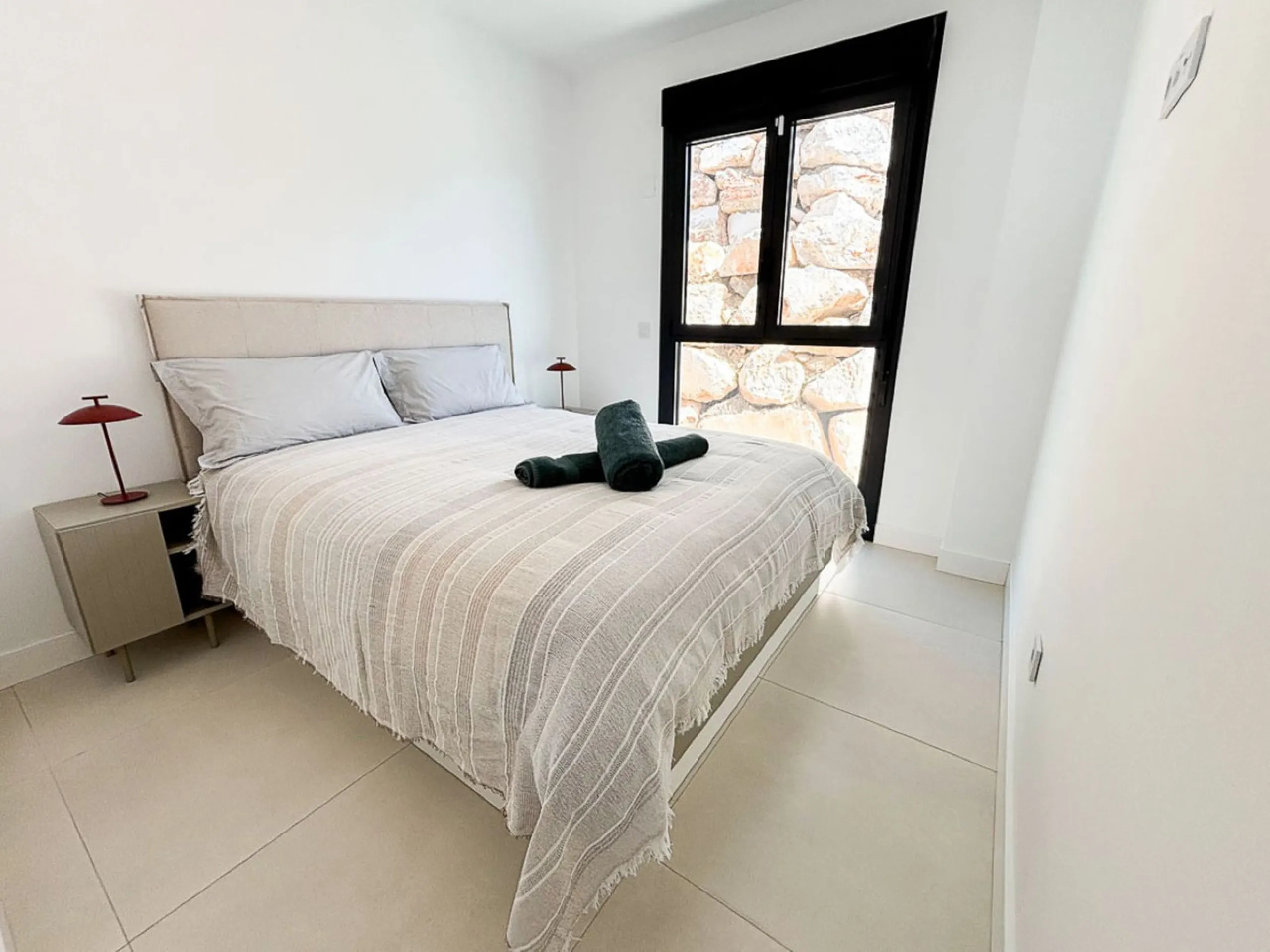 Apartment - Middle Floor Apartment в продаже в Fuengirola, Málaga. В доме 3 спален и 2 ванных комнат. Площадь дома 127 м²