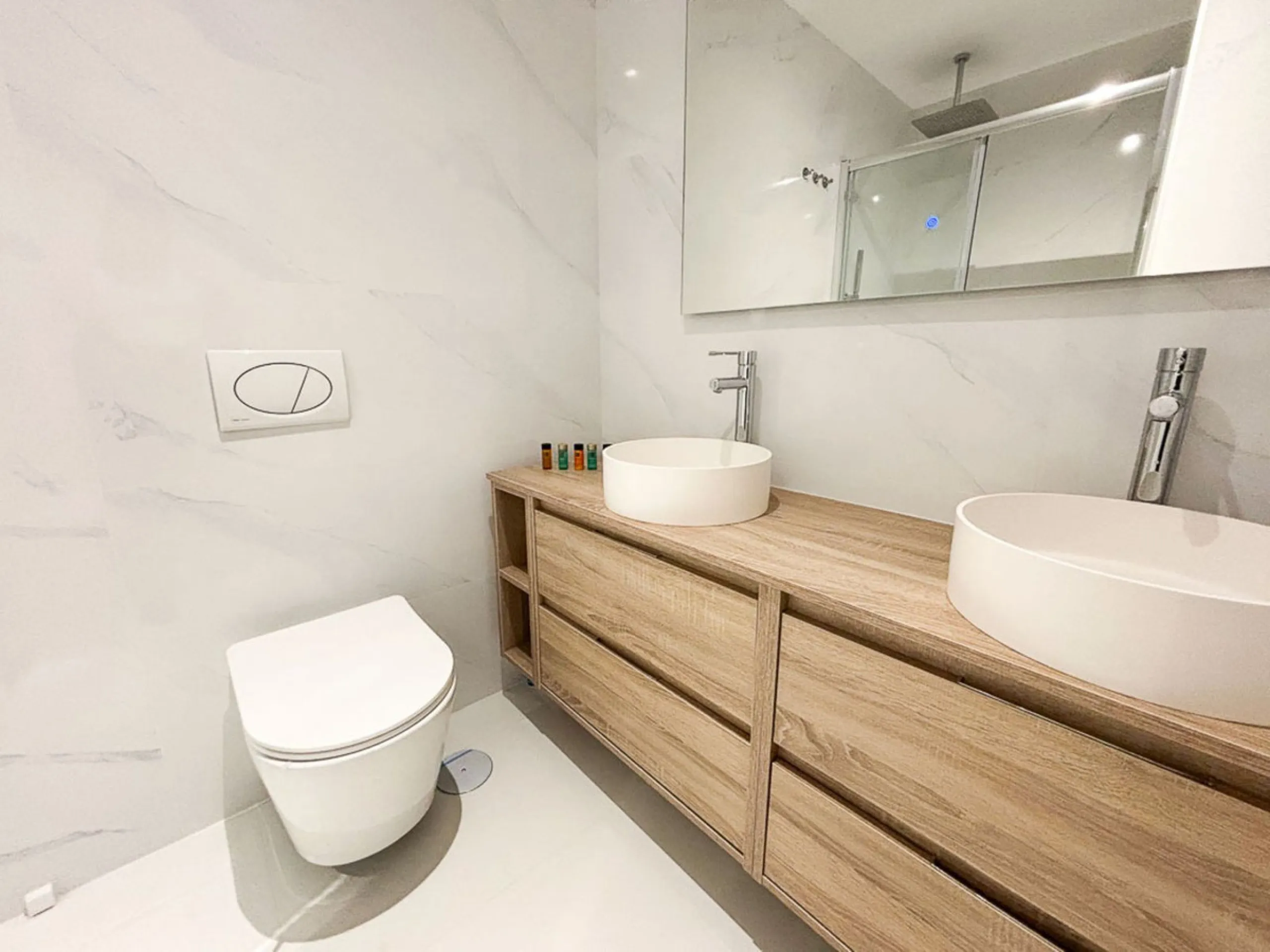 Apartment - Middle Floor Apartment в продаже в Fuengirola, Málaga. В доме 3 спален и 2 ванных комнат. Площадь дома 127 м²