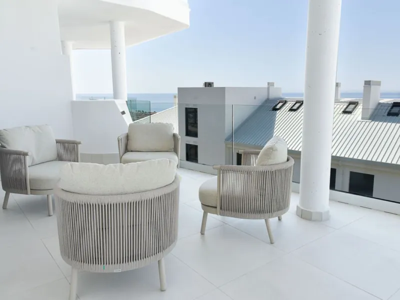 Apartment - Middle Floor Apartment в продаже в Fuengirola, Málaga. В доме 3 спален и 2 ванных комнат. Площадь дома 127 м²
