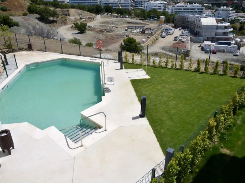 Apartment - Middle Floor Apartment в продаже в Fuengirola, Málaga. В доме 3 спален и 2 ванных комнат. Площадь дома 127 м²