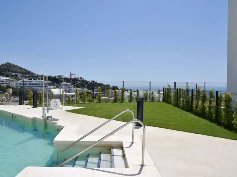 Apartment - Middle Floor Apartment в продаже в Fuengirola, Málaga. В доме 3 спален и 2 ванных комнат. Площадь дома 127 м²