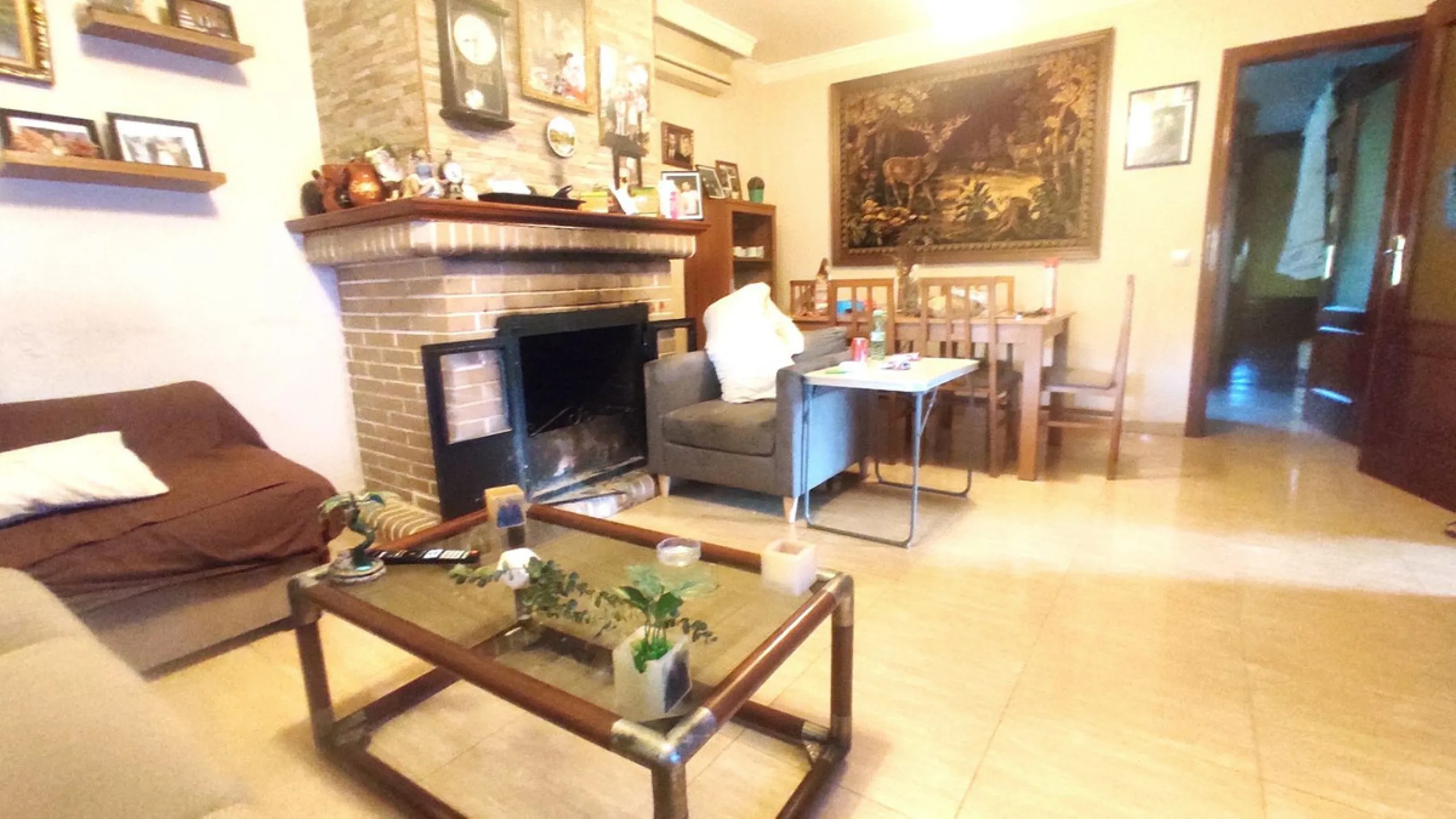 Discover the perfect balance between peaceful countryside living and a vibrant coastal lifestyle with this charming finca, ideally located just 10 minutes by car from the lively coastal town of La Cala de Mijas, one of the most sought-after areas on the C