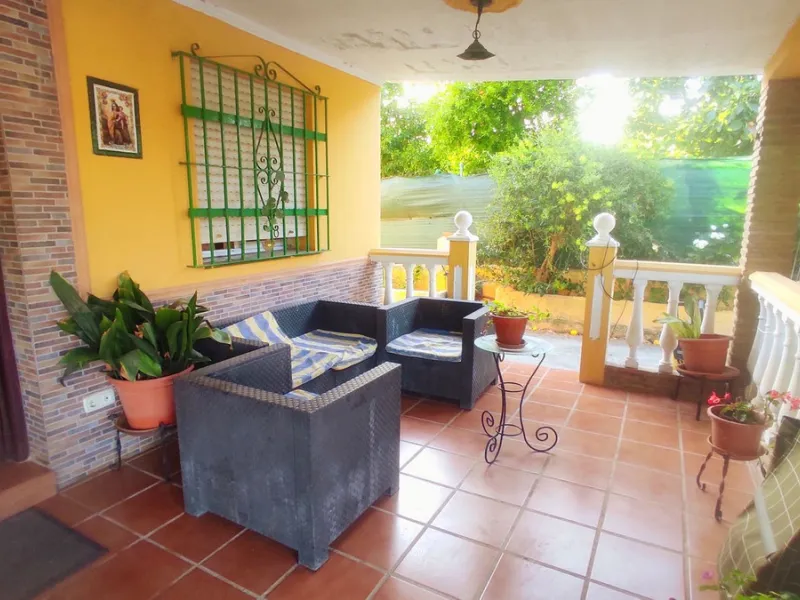 Discover the perfect balance between peaceful countryside living and a vibrant coastal lifestyle with this charming finca, ideally located just 10 minutes by car from the lively coastal town of La Cala de Mijas, one of the most sought-after areas on the C