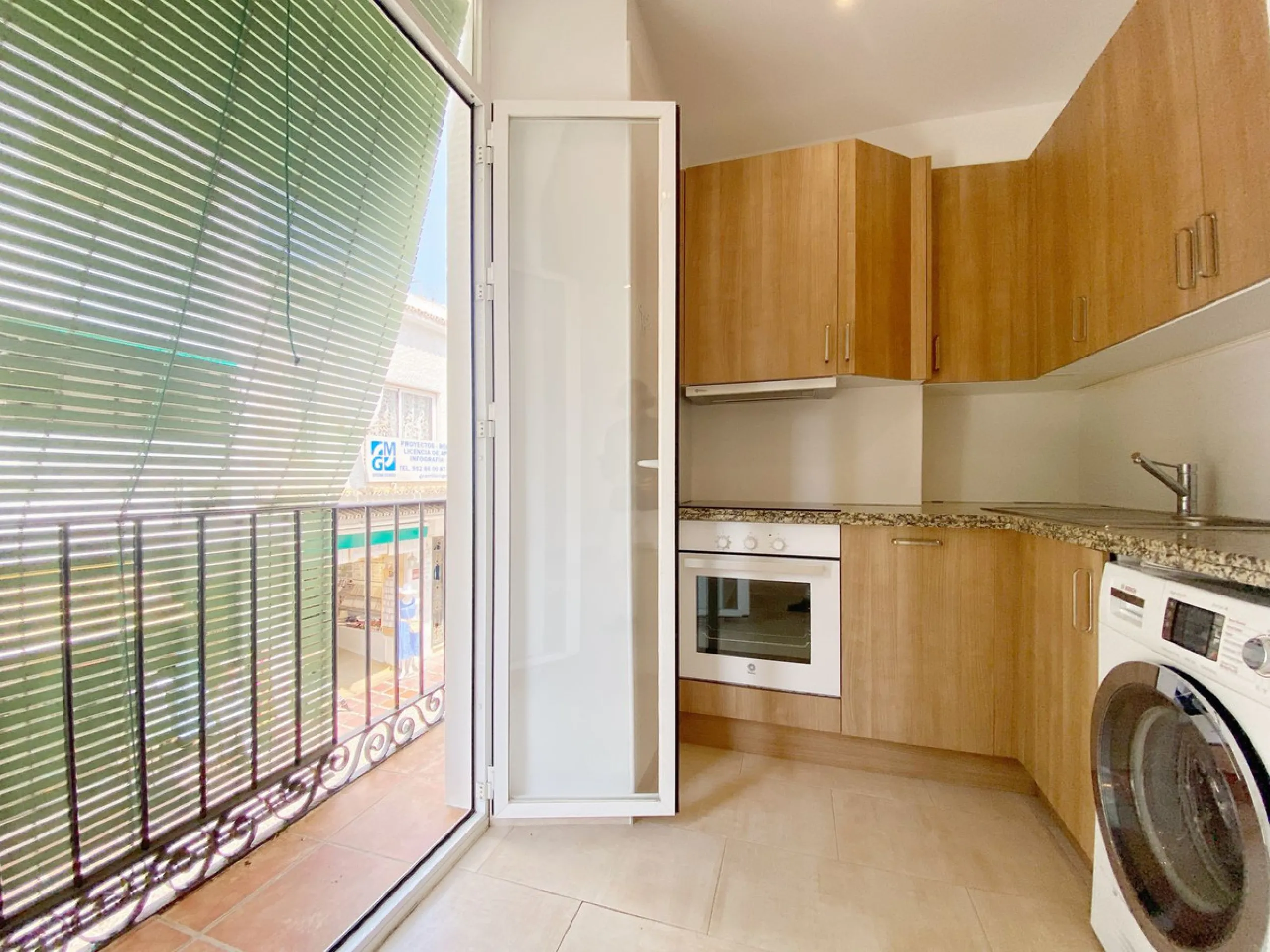 Charming one-bedroom apartment with a fantastic location in Marbella's Old Town, just a 1-minute walk from Plaza de Los Naranjos and a 5-minute walk from the beach.