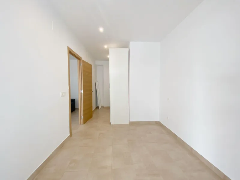 Charming one-bedroom apartment with a fantastic location in Marbella's Old Town, just a 1-minute walk from Plaza de Los Naranjos and a 5-minute walk from the beach.