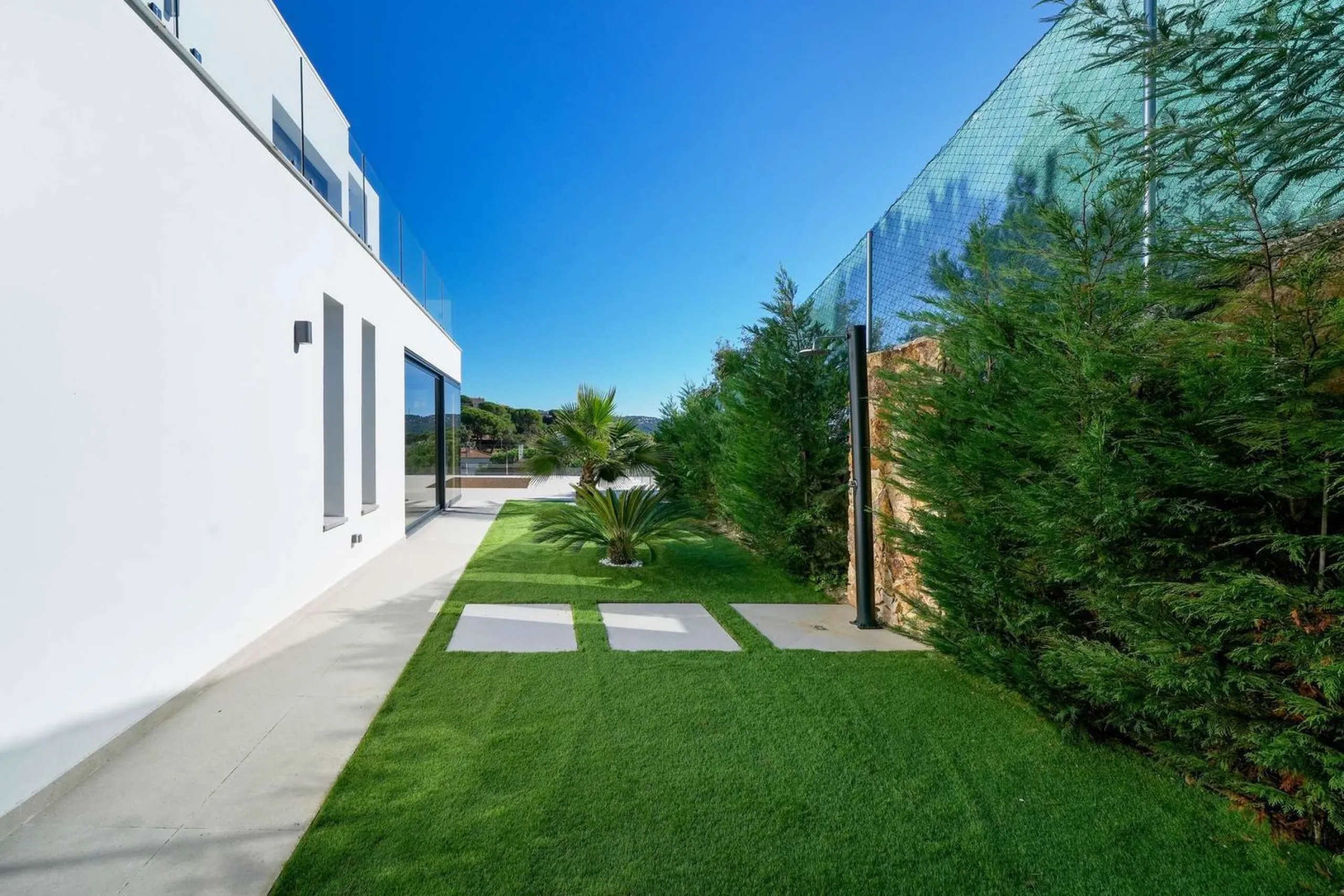Modern and bright villa with sea views in Els Pinars, Lloret de Mar