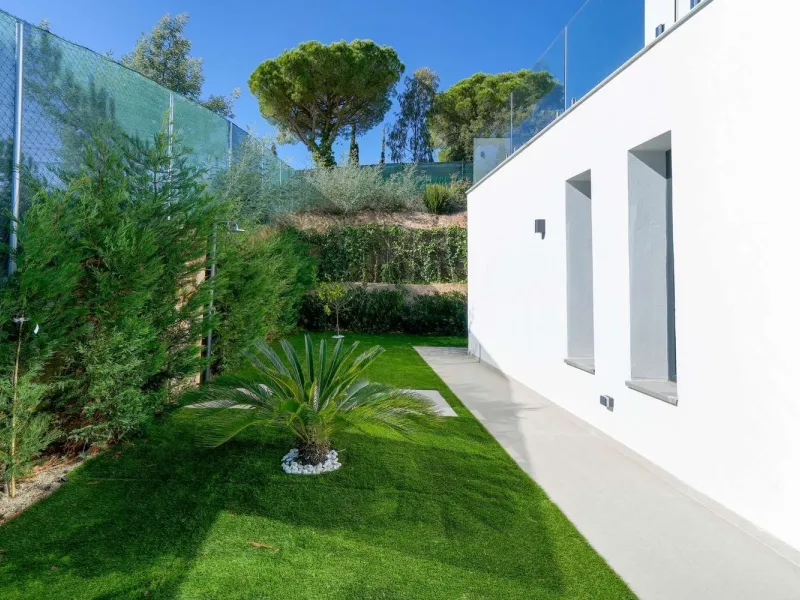 Modern and bright villa with sea views in Els Pinars, Lloret de Mar
