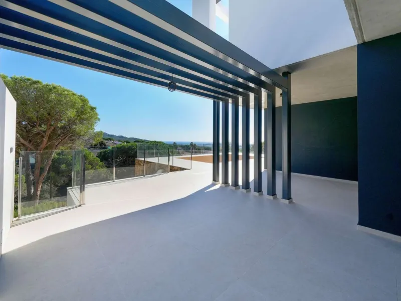 Modern and bright villa with sea views in Els Pinars, Lloret de Mar