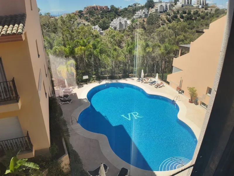 Traumwohnung in Nueva Andalucia: Privatsphäre, Komfort und Ruhe