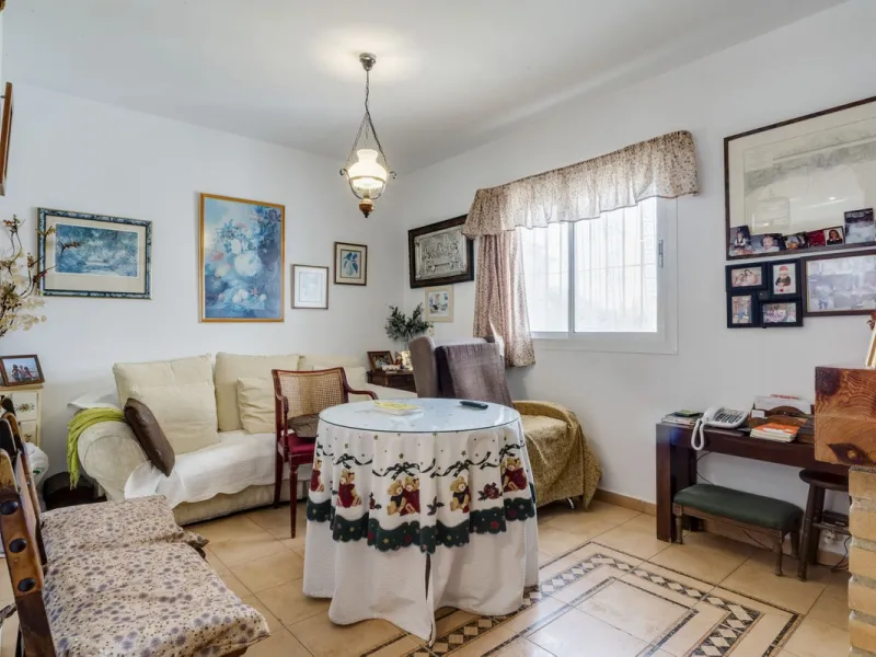 Villa in Central Marbella  fantastic reform project. – Incredible Potential.