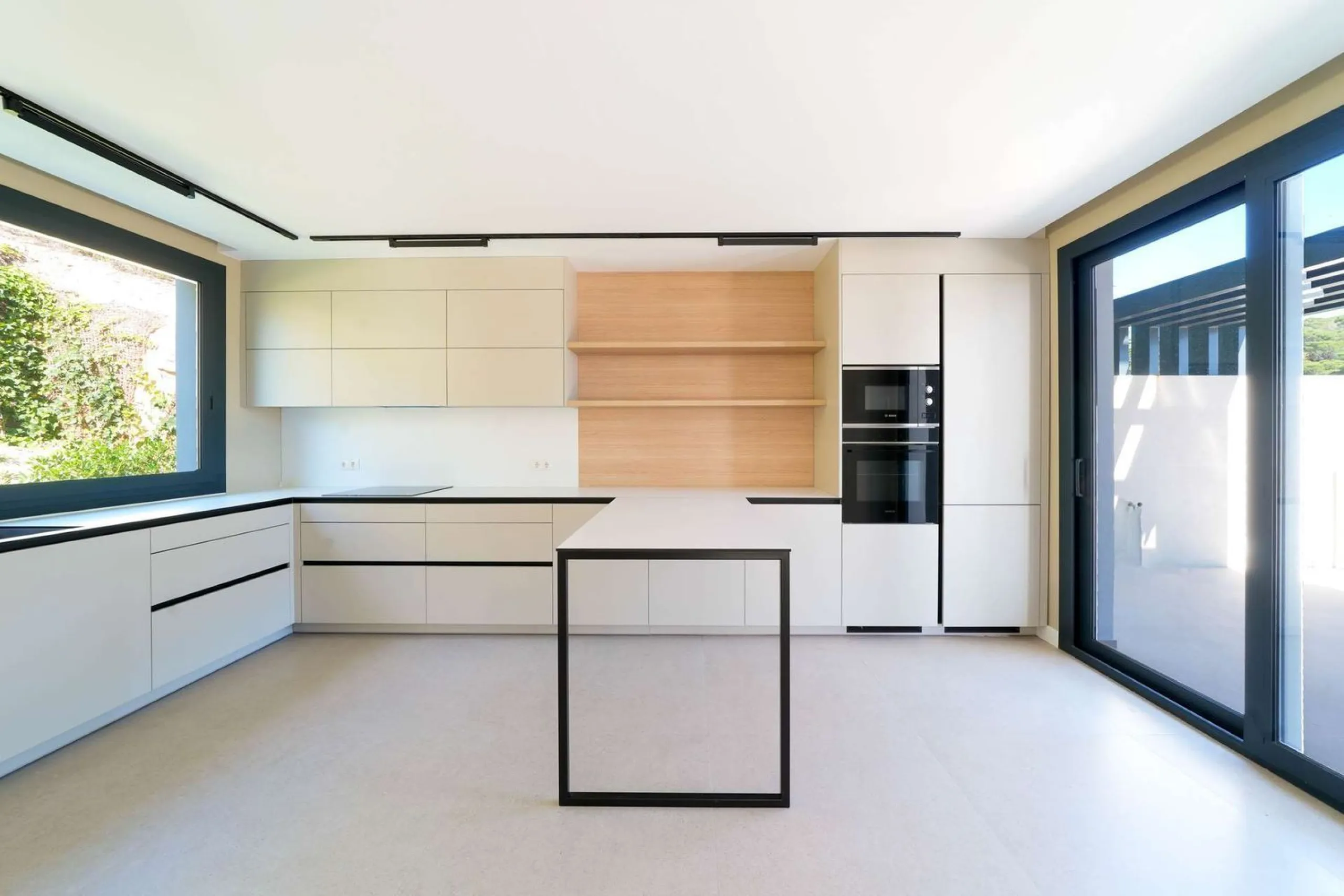 Modern and bright villa with sea views in Els Pinars, Lloret de Mar