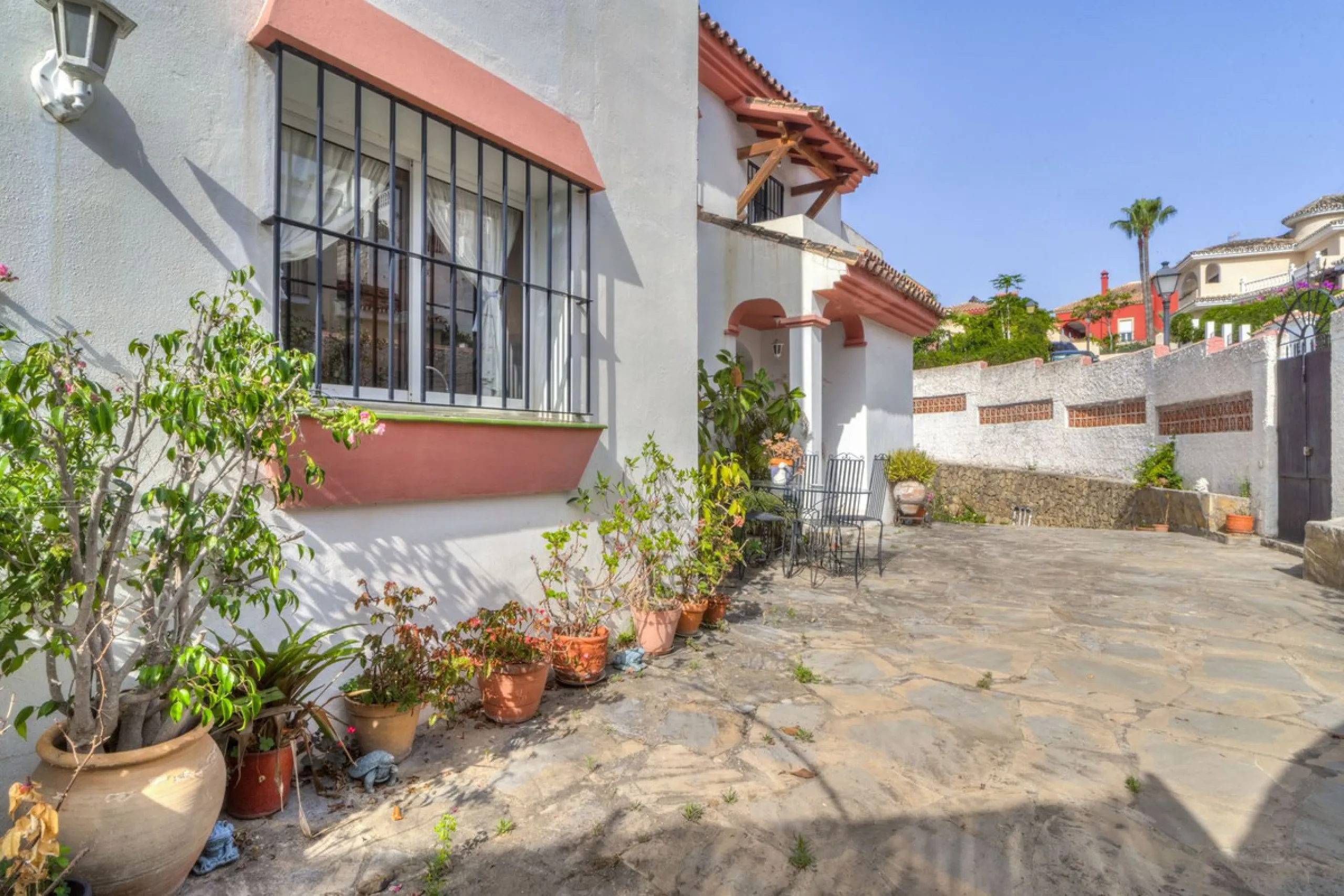 Villa in Central Marbella  fantastic reform project. – Incredible Potential.