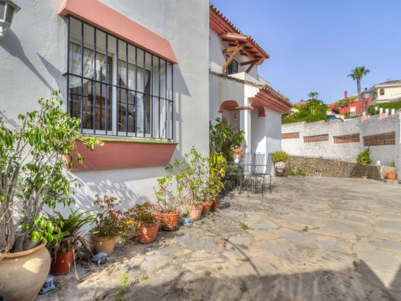 Villa in Central Marbella  fantastic reform project. – Incredible Potential.