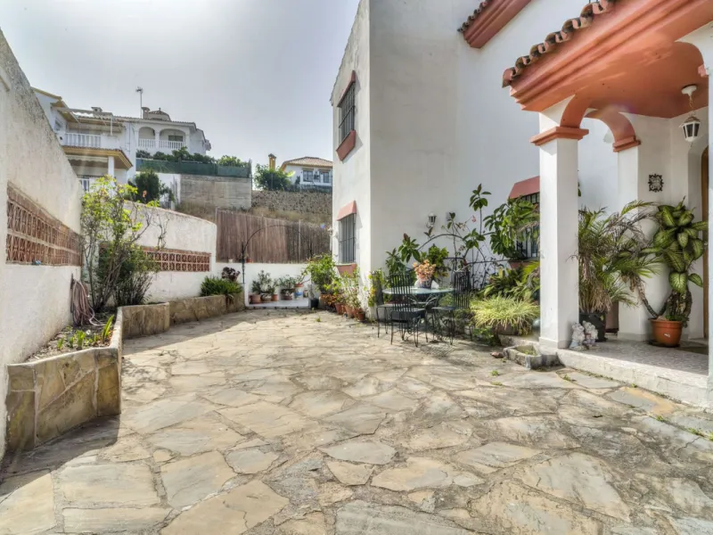 Villa in Central Marbella  fantastic reform project. – Incredible Potential.