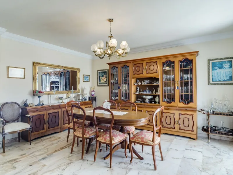 Villa in Central Marbella  fantastic reform project. – Incredible Potential.