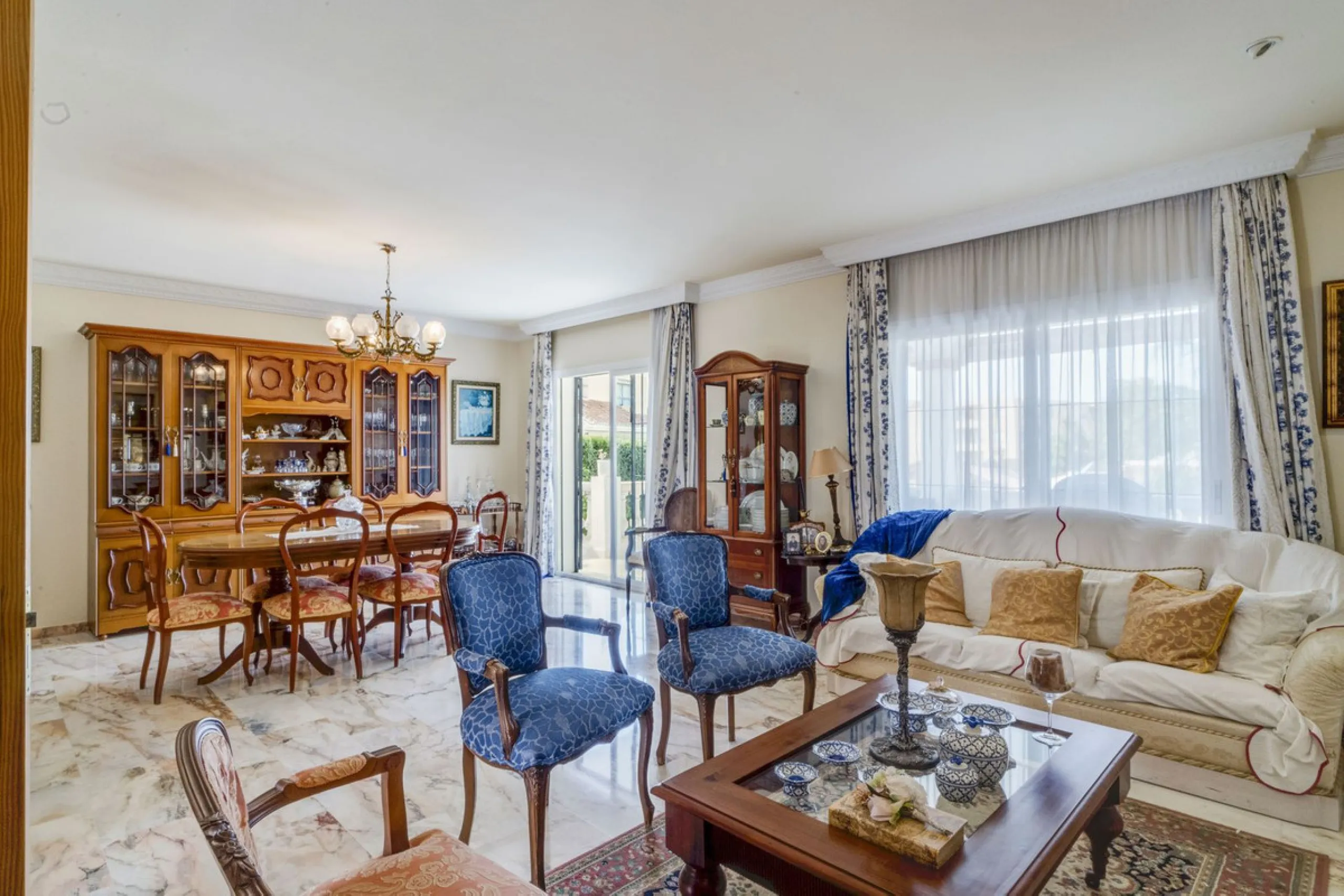 Villa in Central Marbella  fantastic reform project. – Incredible Potential.